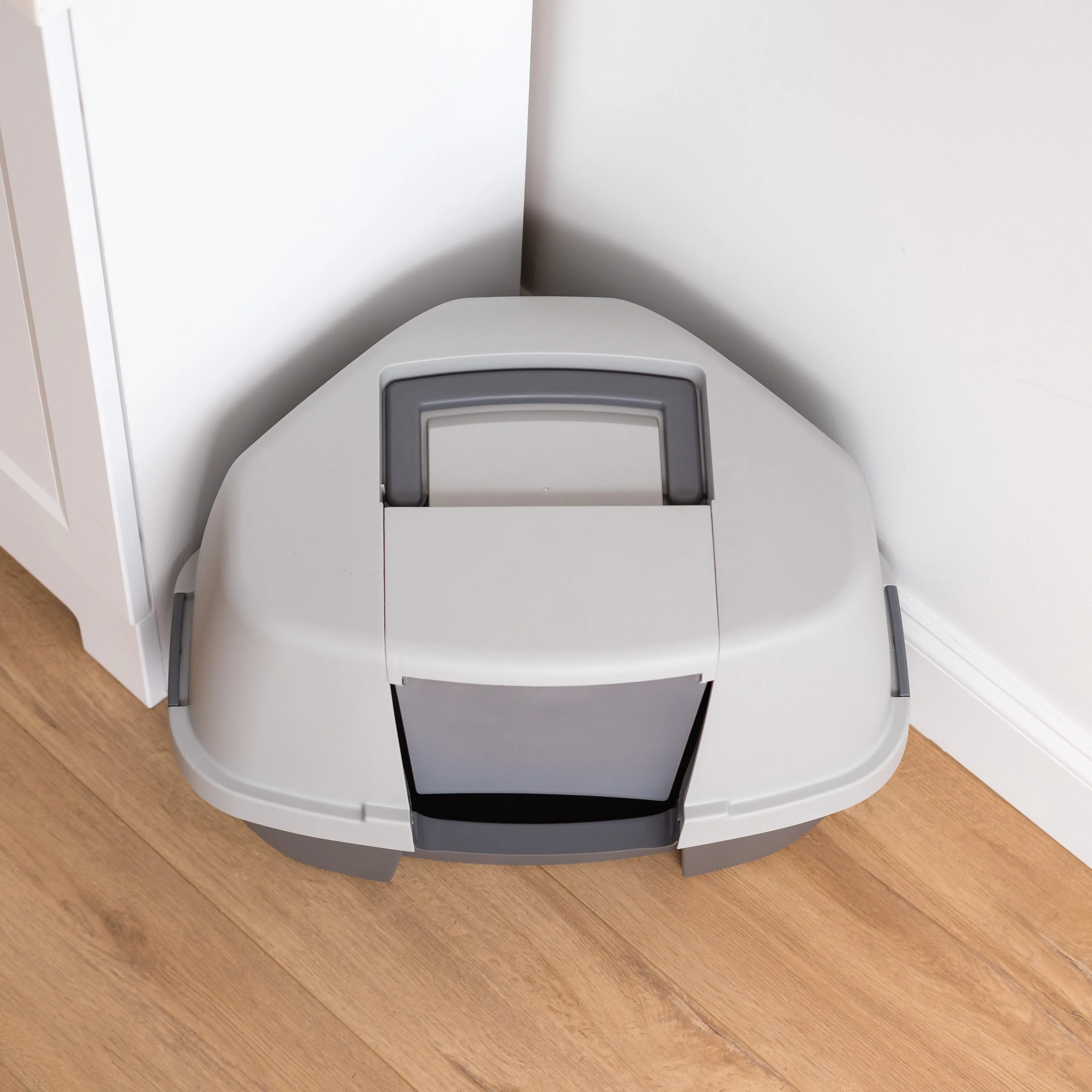 Large Hooded Corner Litter Box with Scoop, Gray